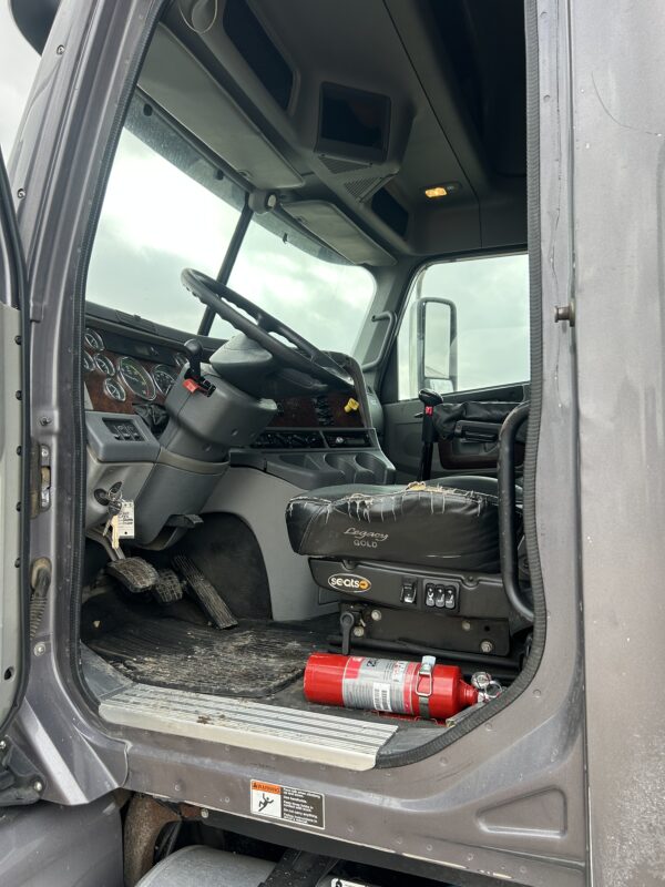 2014 Glider Freightliner - Image 9
