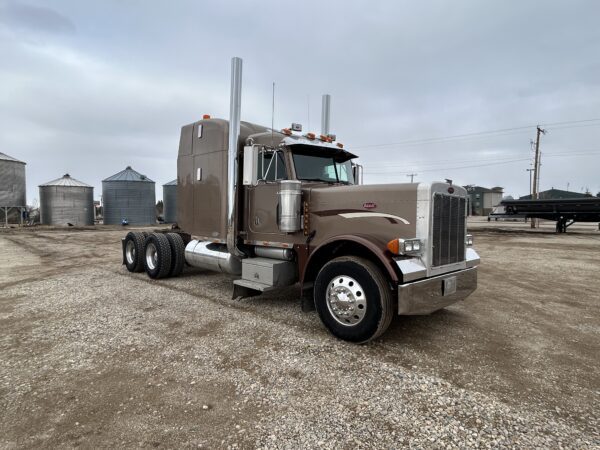 2001 379 Peterbilt - Image 7