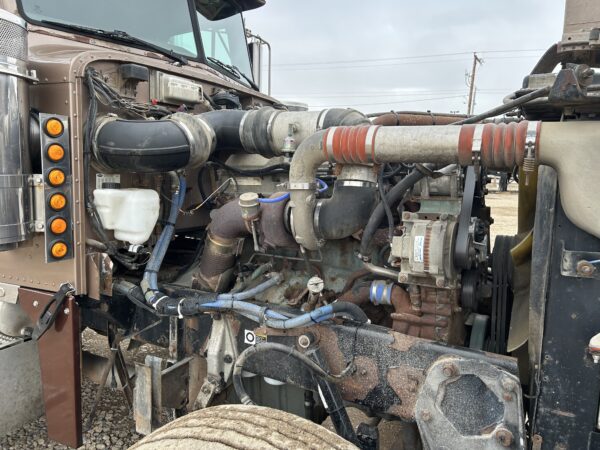 2001 379 Peterbilt - Image 12