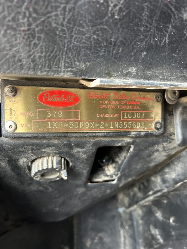 2001 379 Peterbilt - Image 14