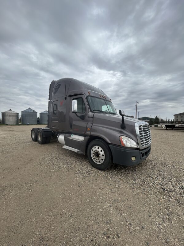 2011 Freightliner Cascadia - Image 7