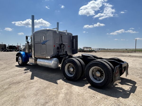 1999 379 Peterbilt - Image 3