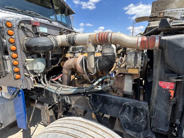 1999 379 Peterbilt - Image 15