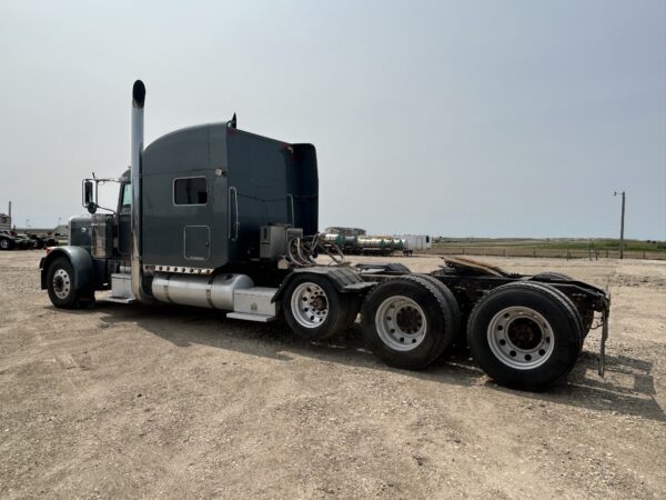 2006 379 EXHD Peterbilt - Image 3