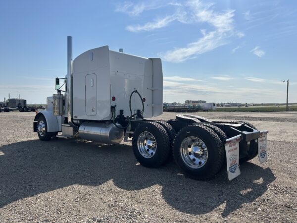 1998 Peterbilt EXHD 379 - Image 3